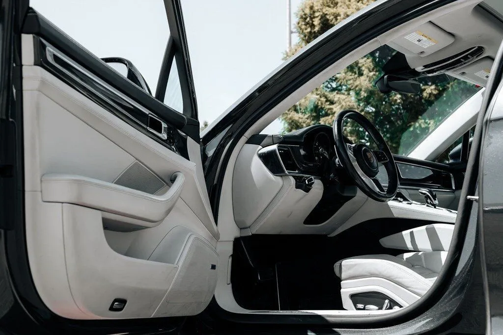 Porsche Panamera photo 20