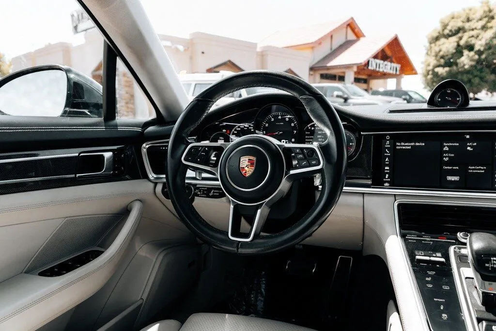 Porsche Panamera photo 22