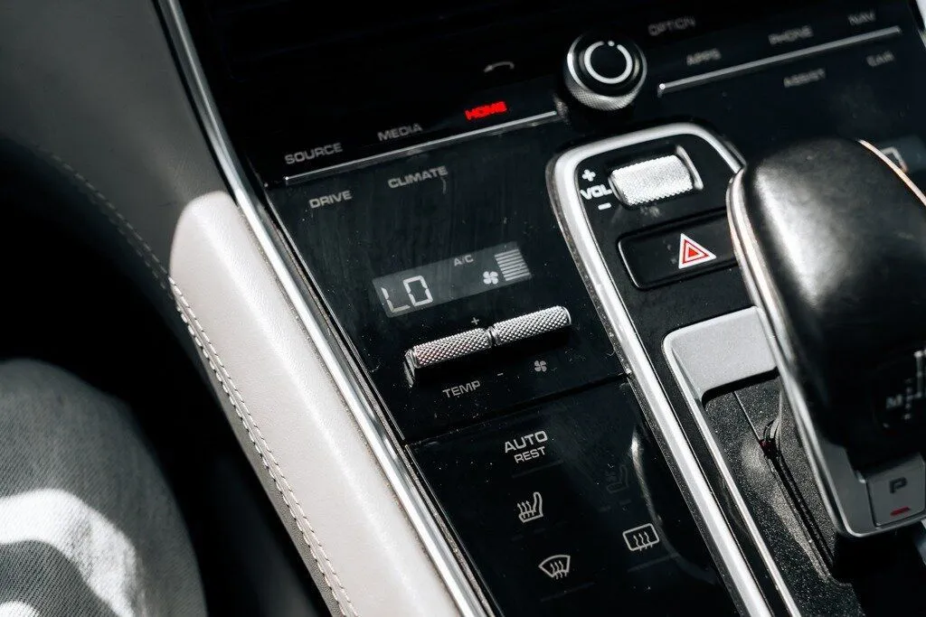 Porsche Panamera photo 35