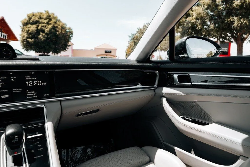 Porsche Panamera photo 23