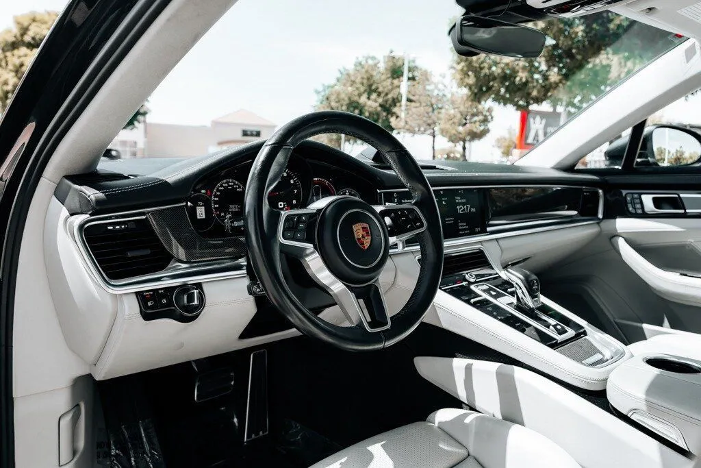 Porsche Panamera photo 16