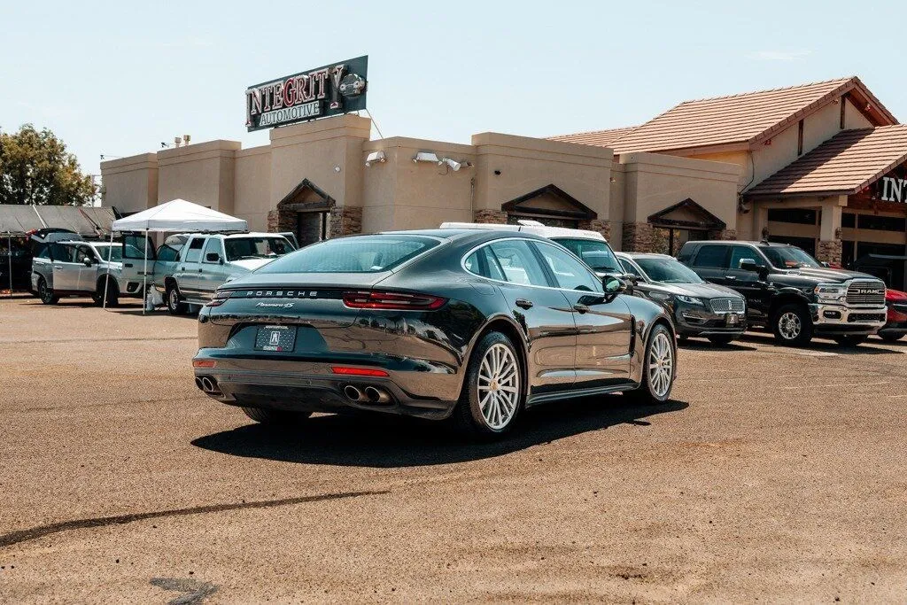 Porsche Panamera photo 7
