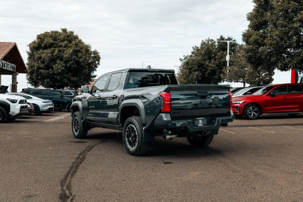 Toyota Tacoma photo 5
