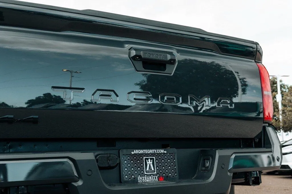 Toyota Tacoma photo 17