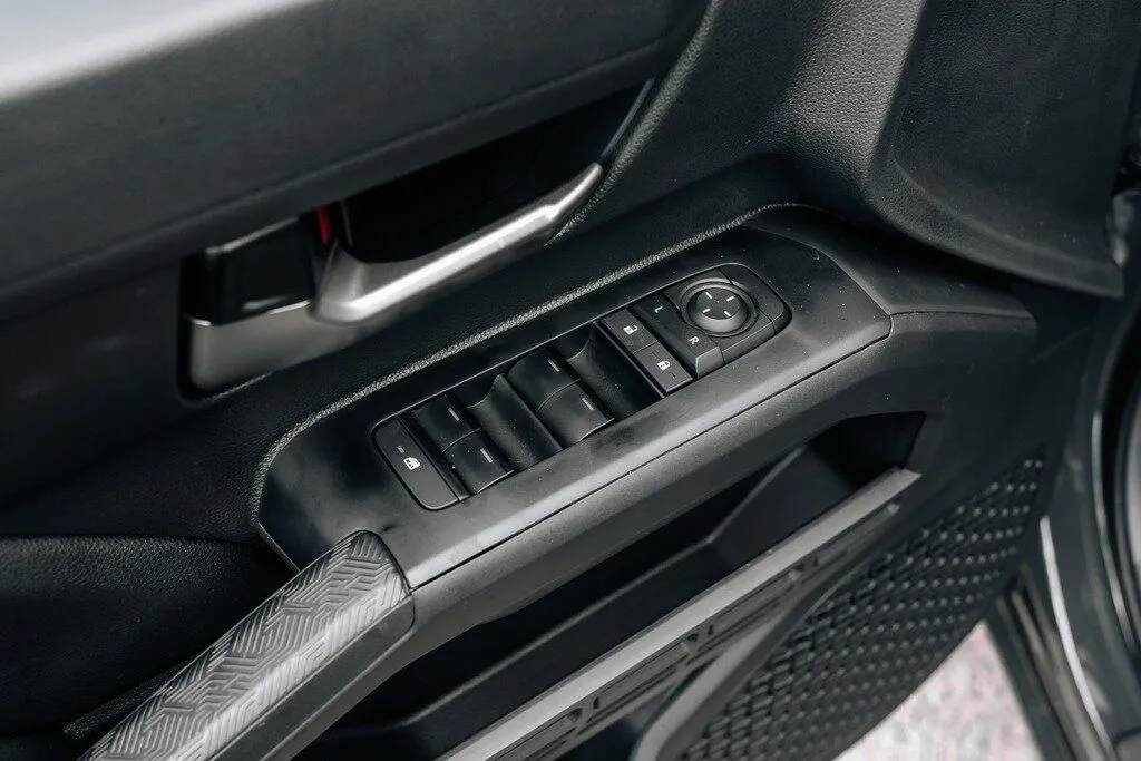Toyota Tacoma photo 22