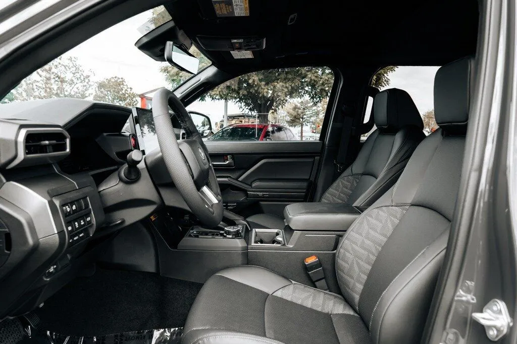 Toyota Tacoma photo 20