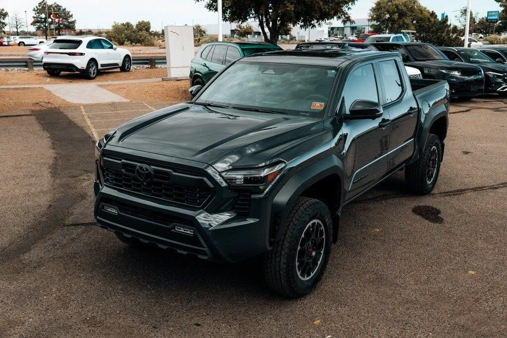 Toyota Tacoma photo 13