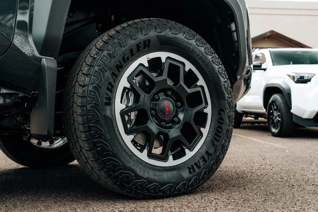 Toyota Tacoma photo 11