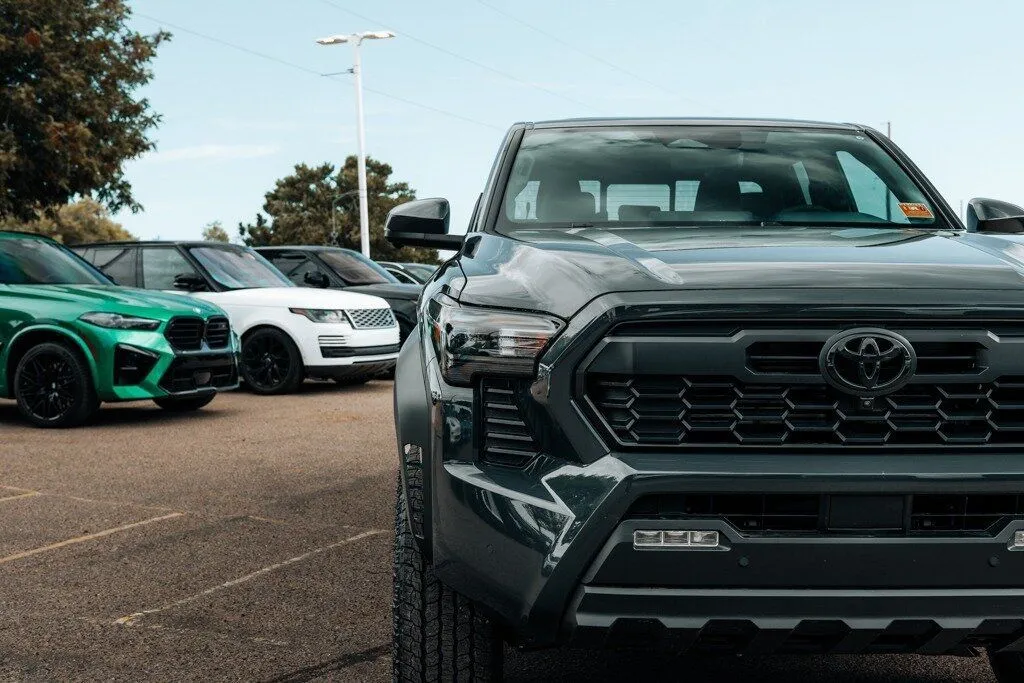 Toyota Tacoma photo 9