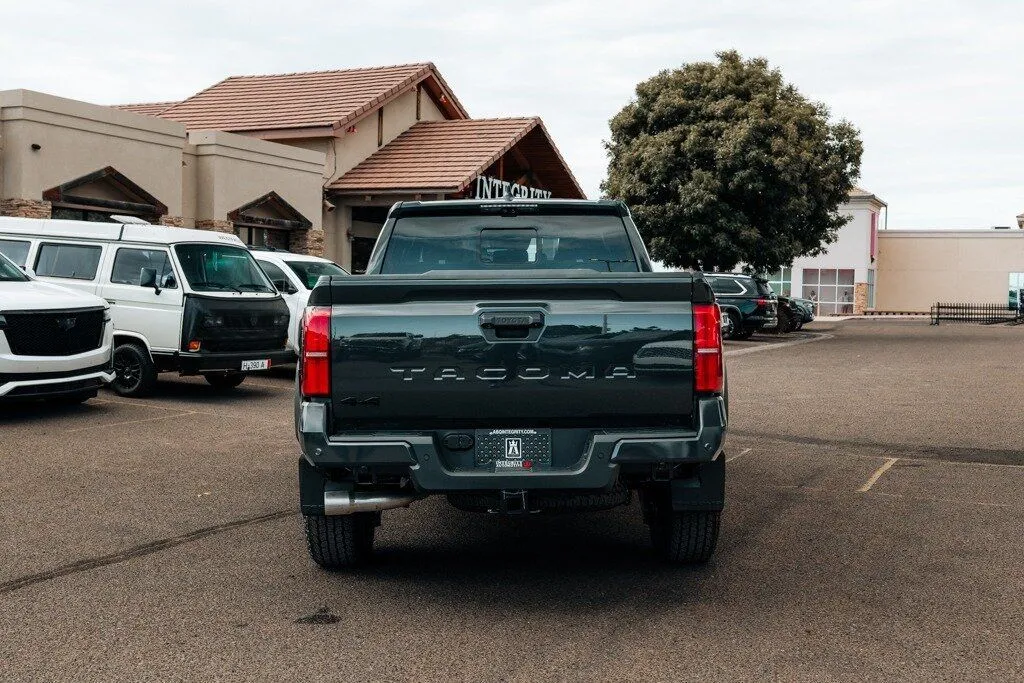 Toyota Tacoma photo 6