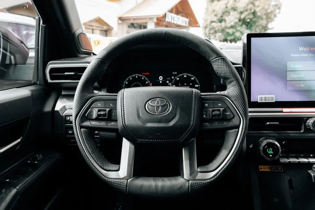 Toyota Tacoma photo 27
