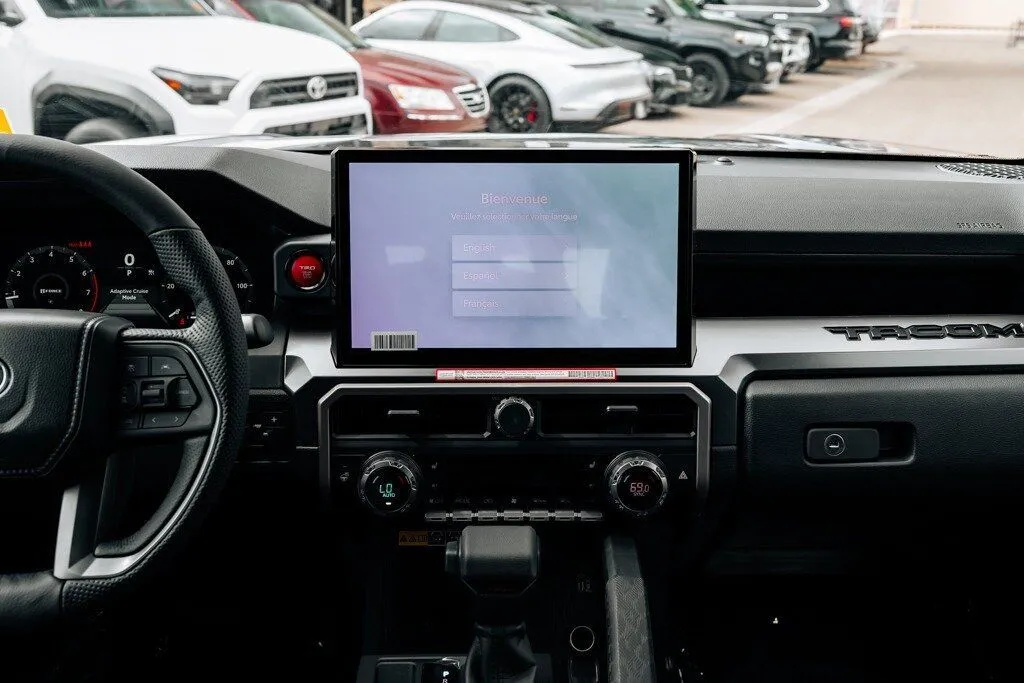 Toyota Tacoma photo 26