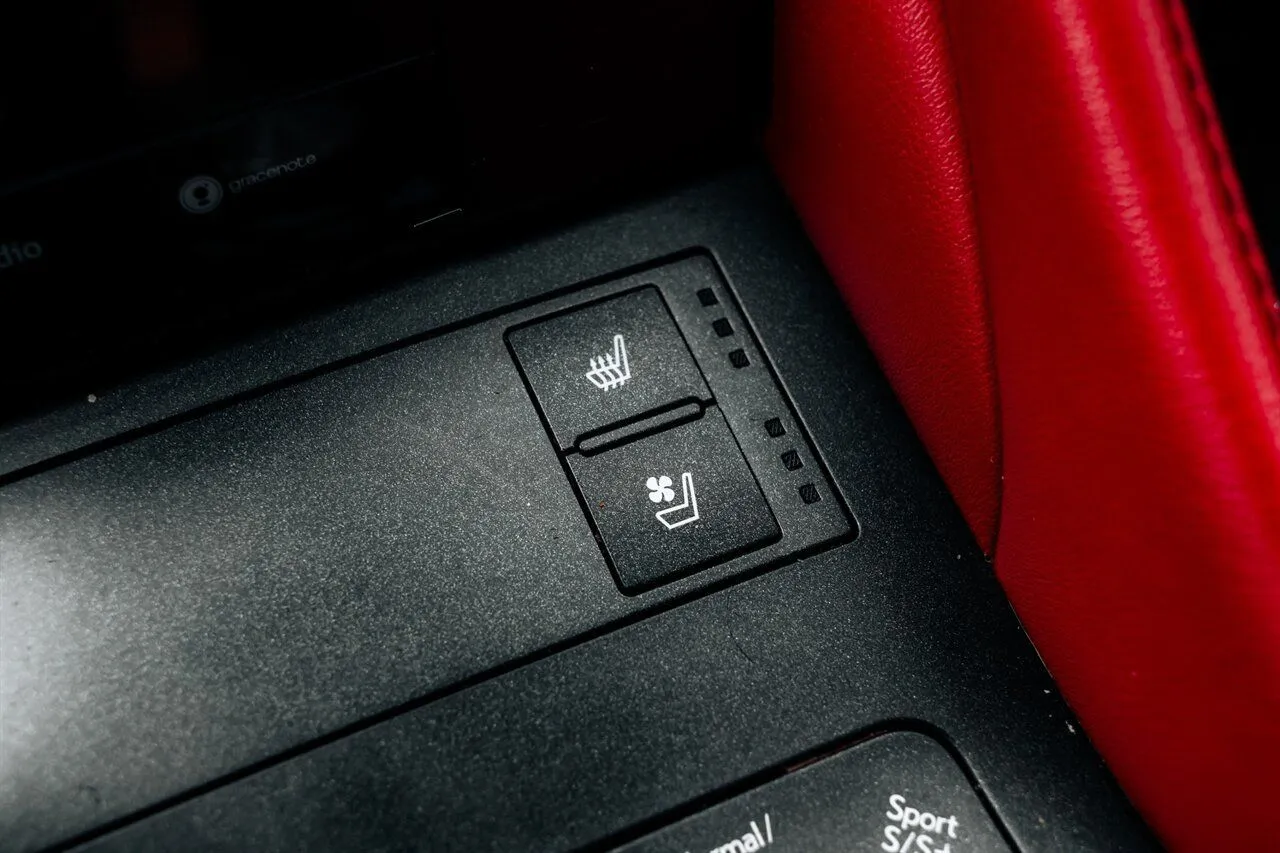 Lexus RC photo 34