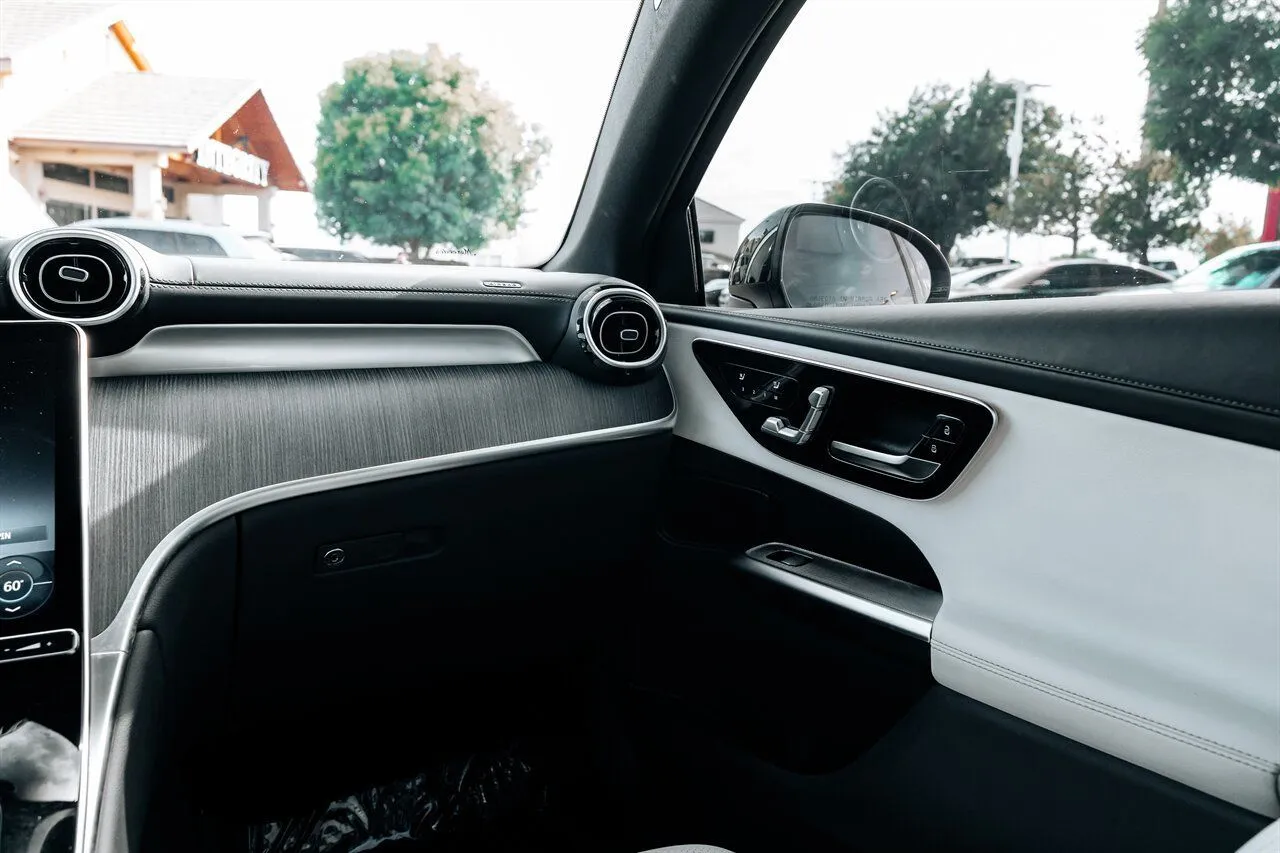 Mercedes-Benz GLC photo 26