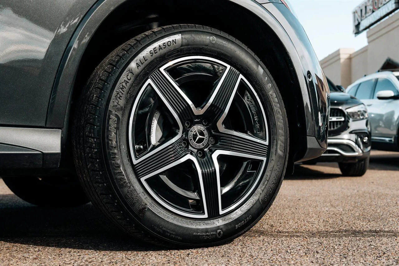 Mercedes-Benz GLC photo 12