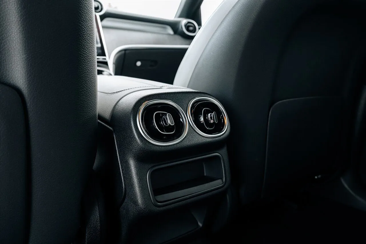 Mercedes-Benz GLC photo 46