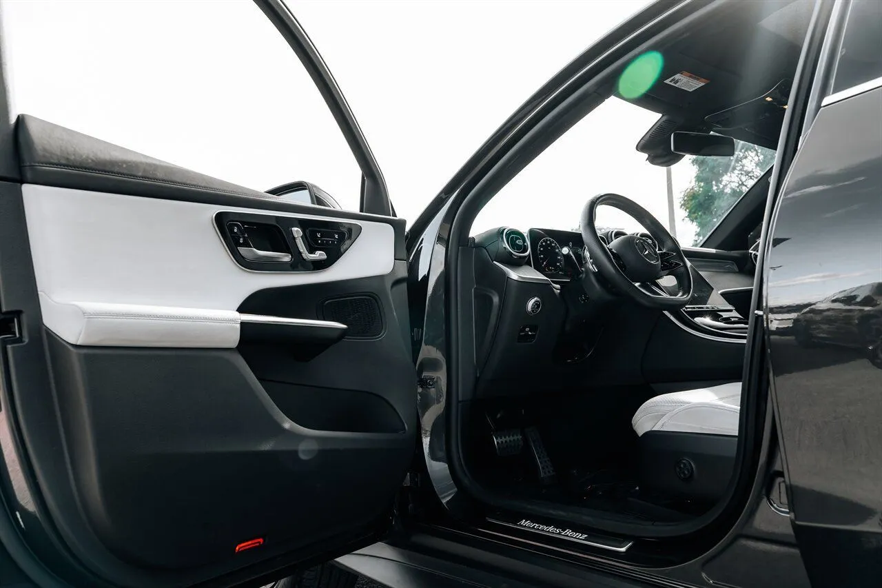 Mercedes-Benz GLC photo 24
