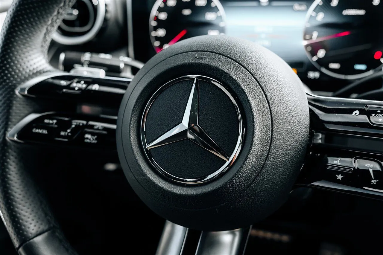 Mercedes-Benz GLC photo 29