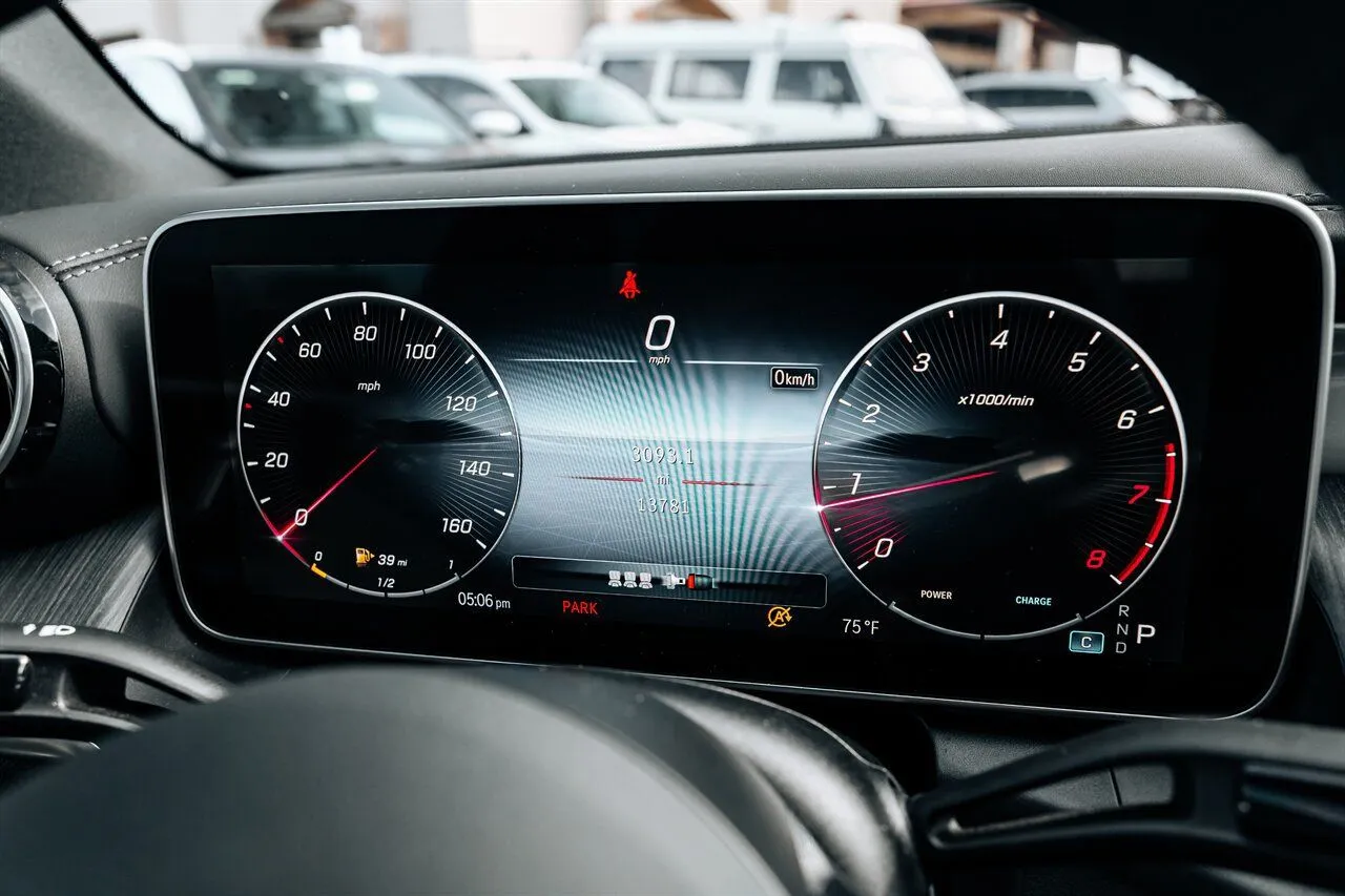 Mercedes-Benz GLC photo 32