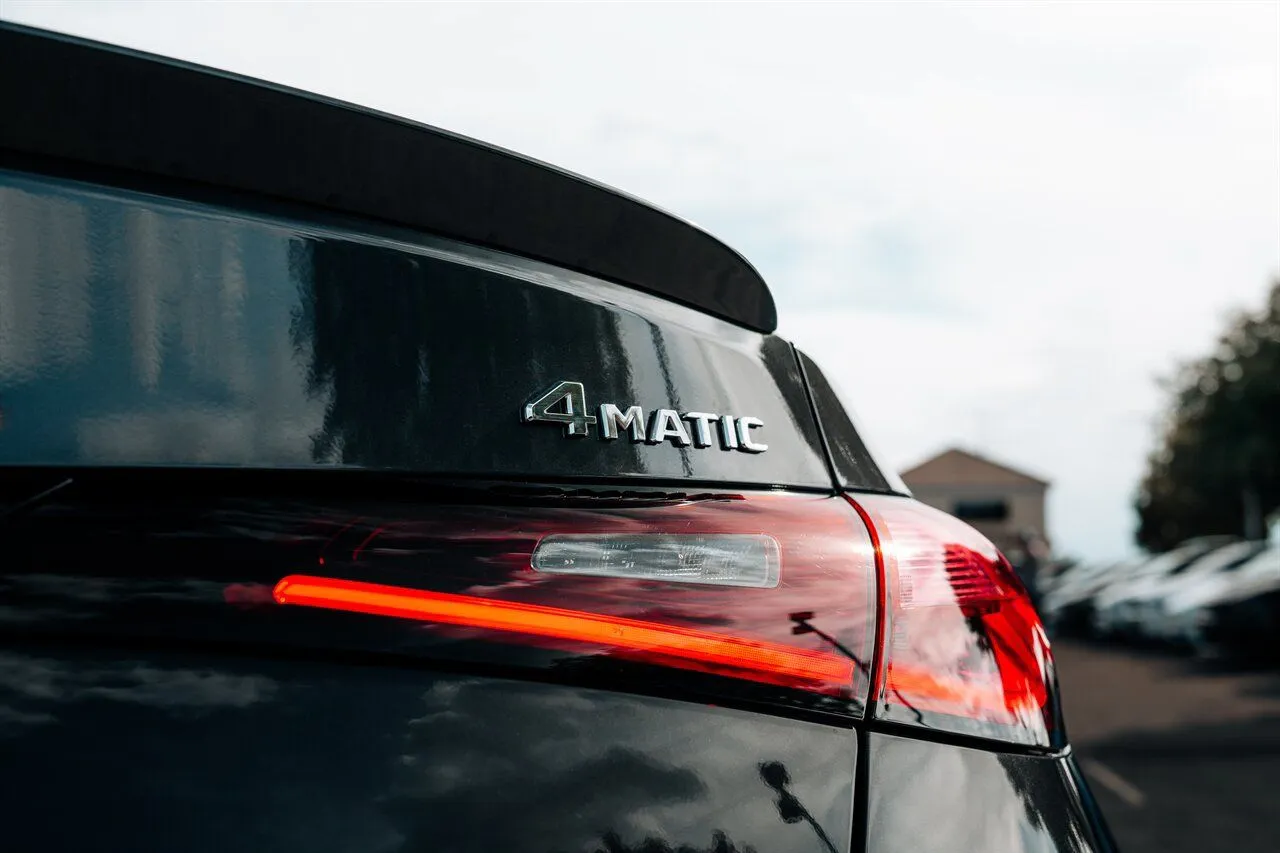 Mercedes-Benz GLC photo 16