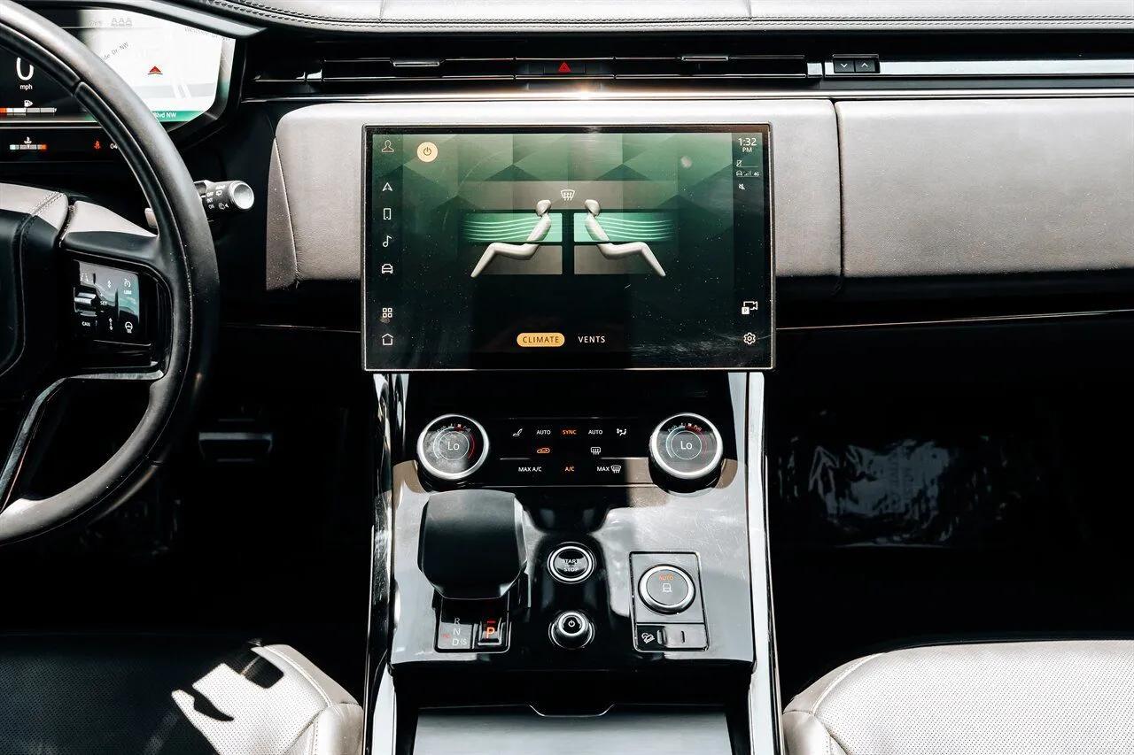 Land Rover Range Rover Sport photo 24