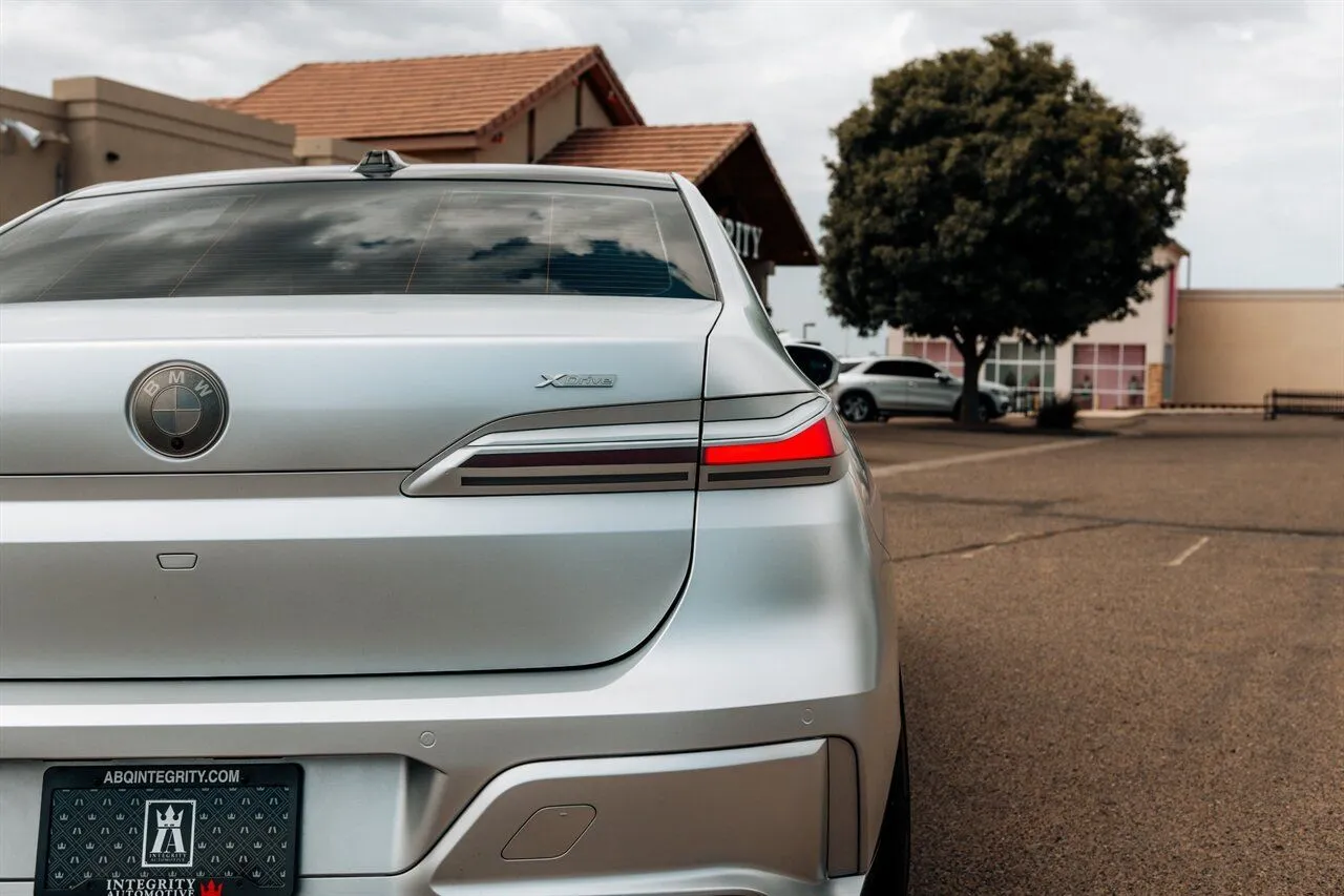 BMW 7 Series photo 15