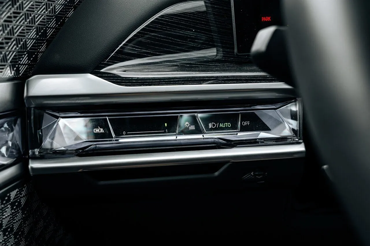 BMW 7 Series photo 31