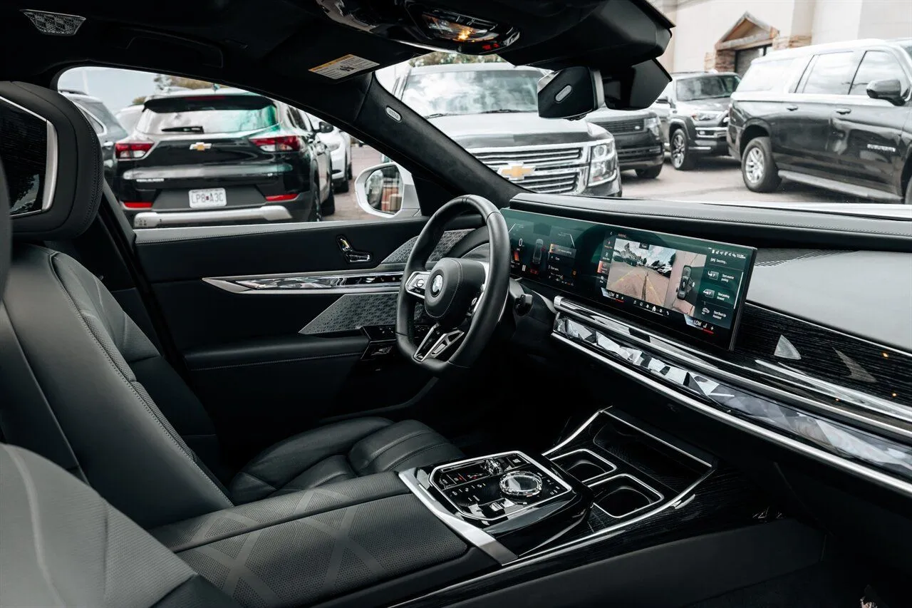 BMW 7 Series photo 53