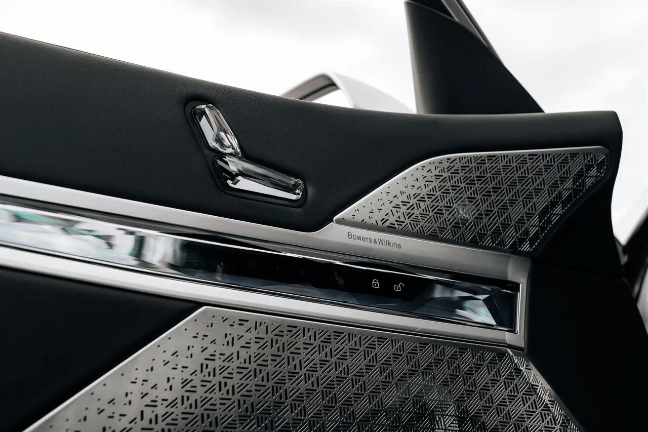BMW 7 Series photo 23