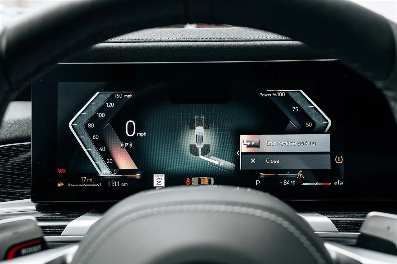 BMW 7 Series photo 33