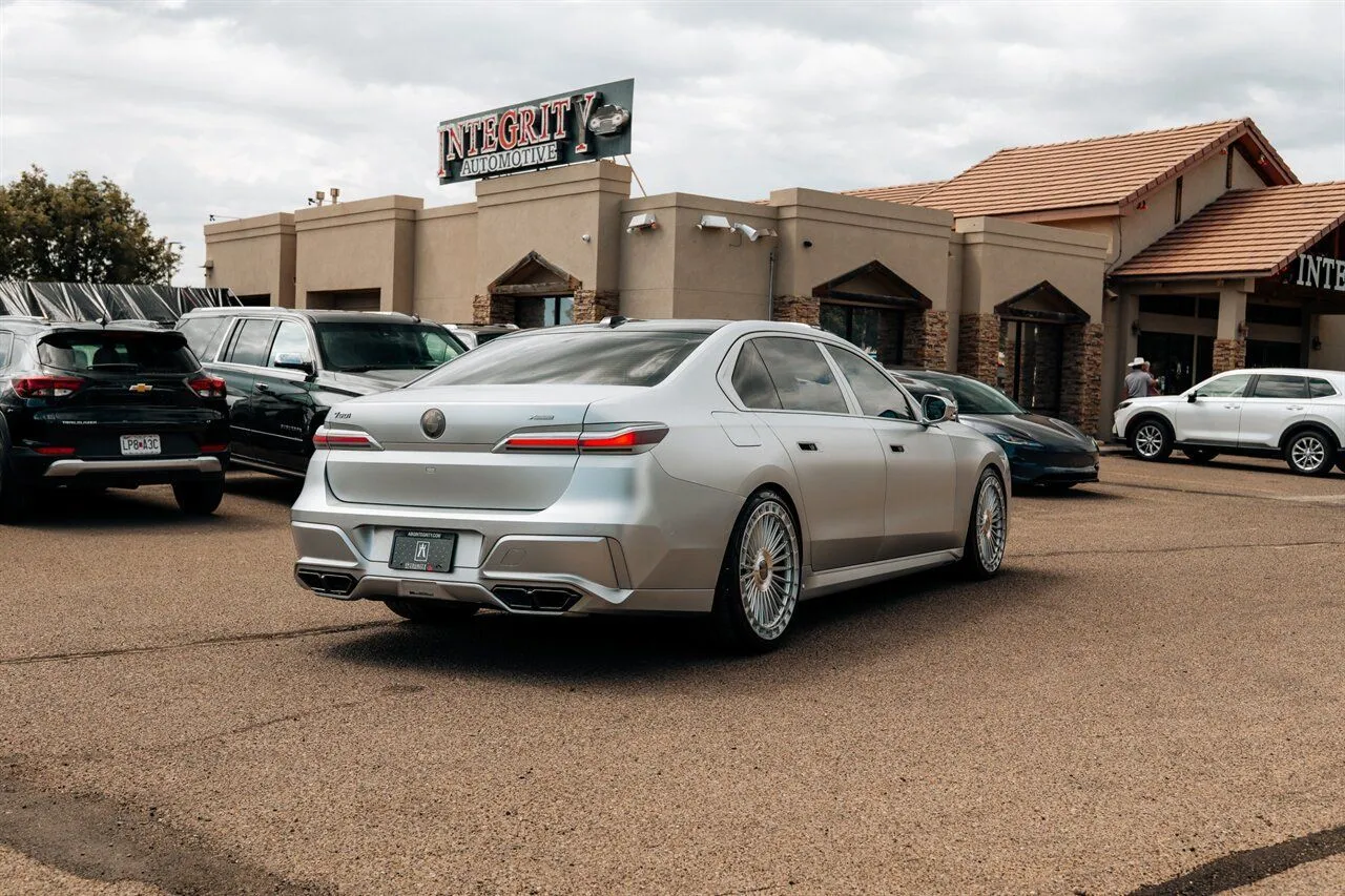 BMW 7 Series photo 7