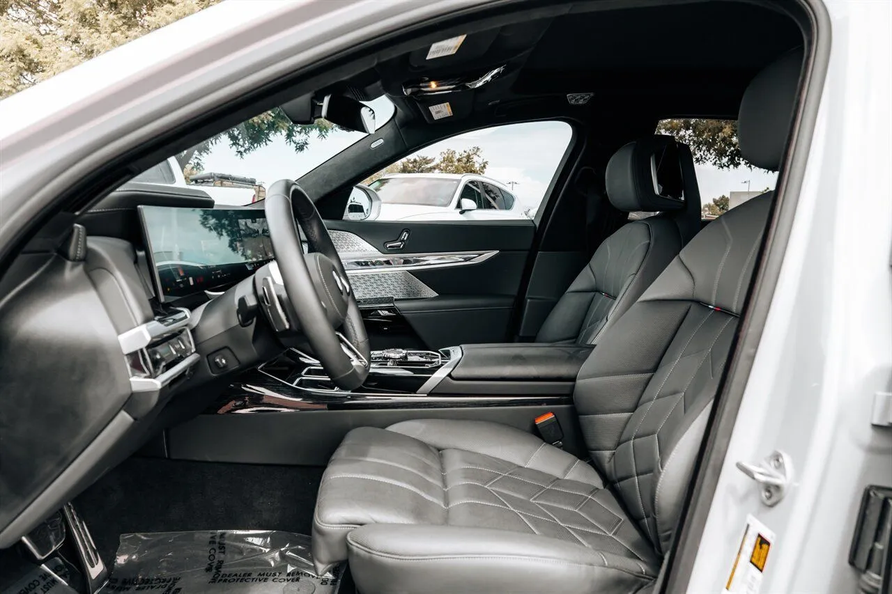 BMW 7 Series photo 20