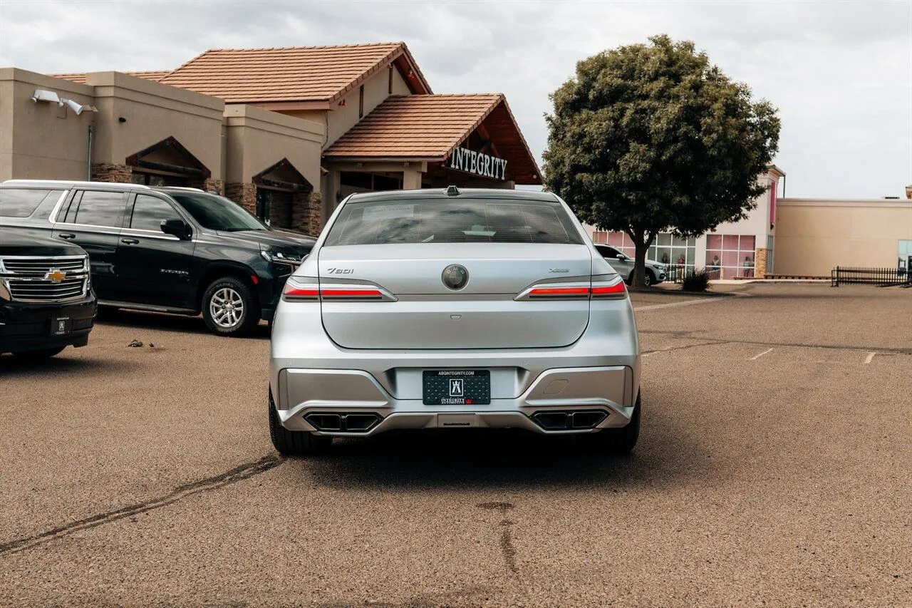 BMW 7 Series photo 6