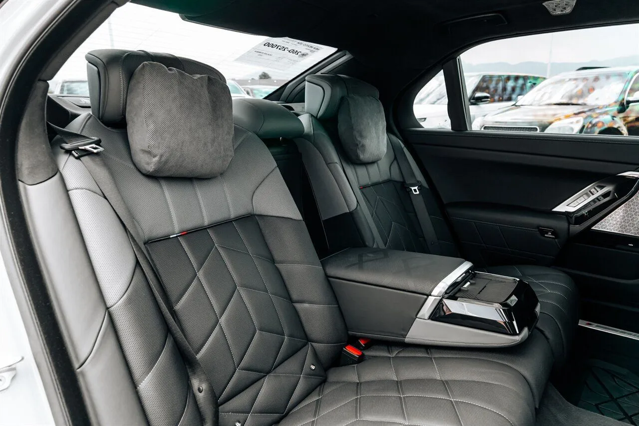 BMW 7 Series photo 52