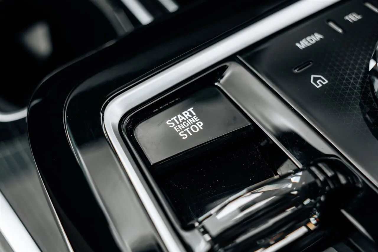 BMW 7 Series photo 34