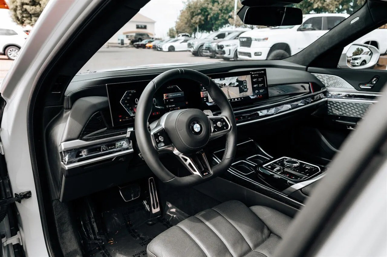 BMW 7 Series photo 19