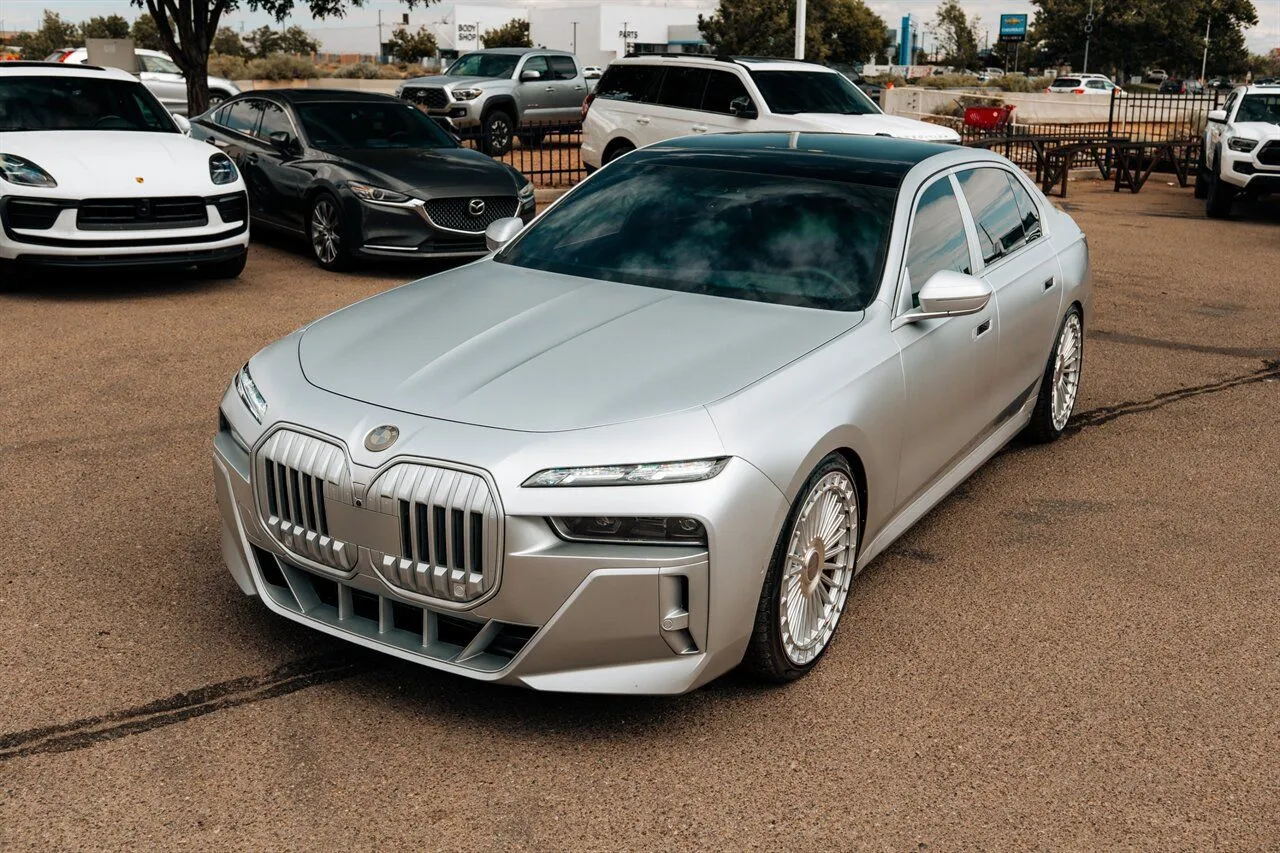 BMW 7 Series photo 14