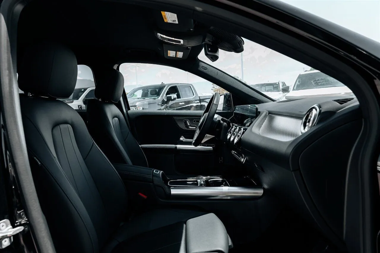 Mercedes-Benz GLA photo 50