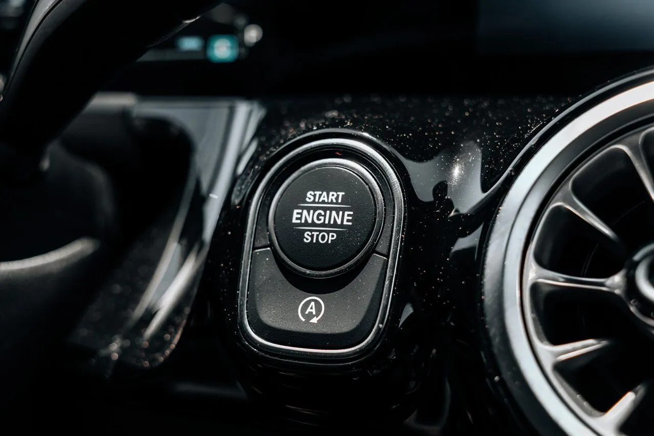 Mercedes-Benz GLA photo 31
