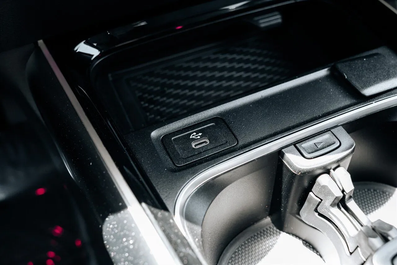 Mercedes-Benz GLA photo 36