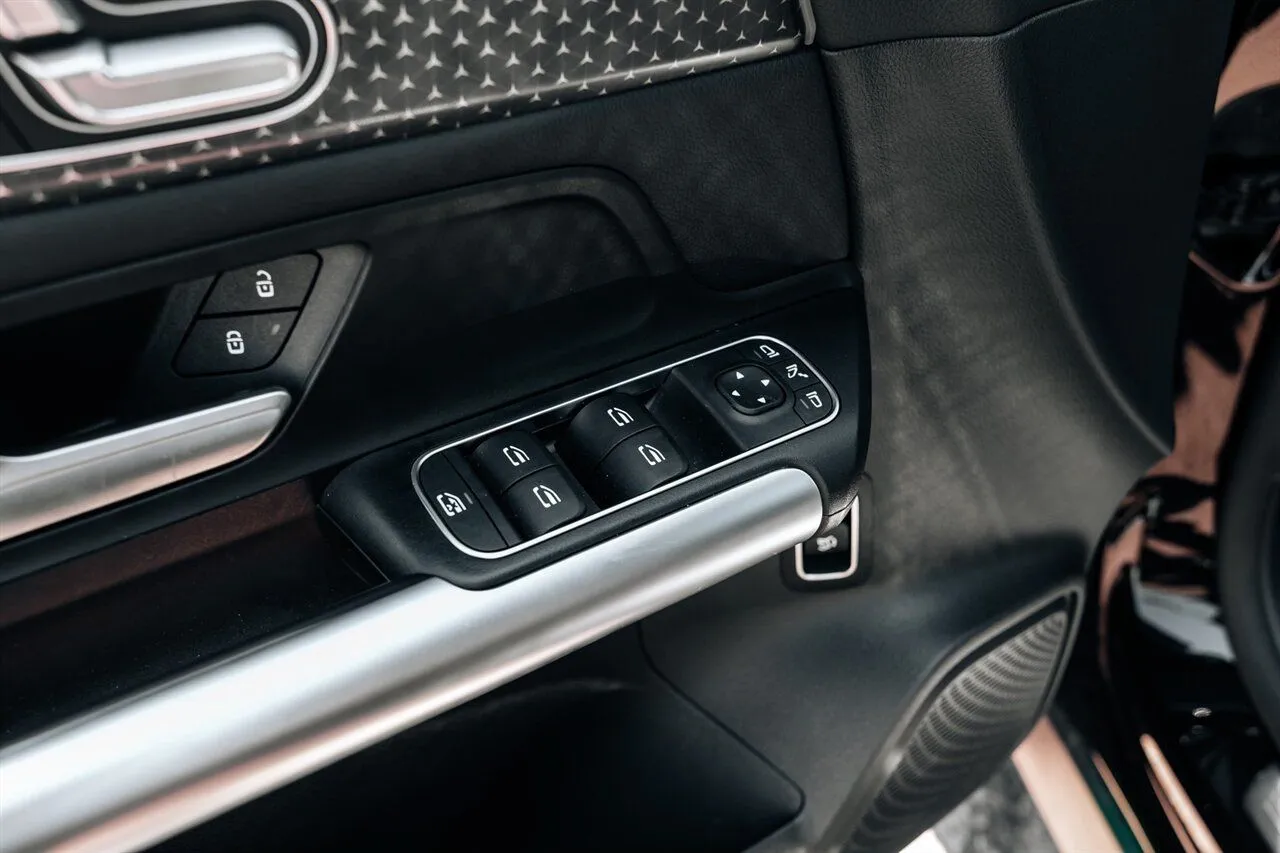 Mercedes-Benz GLA photo 20