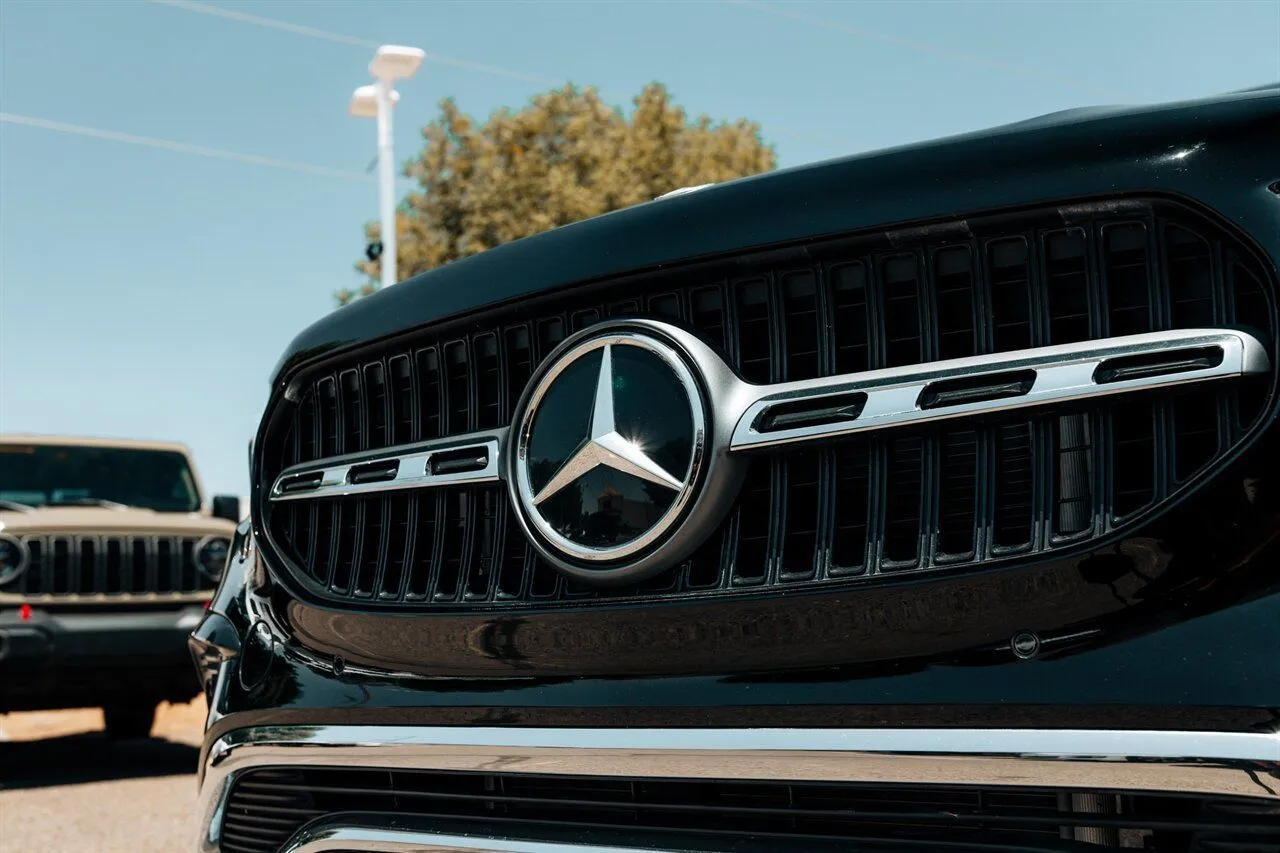 Mercedes-Benz GLA photo 10