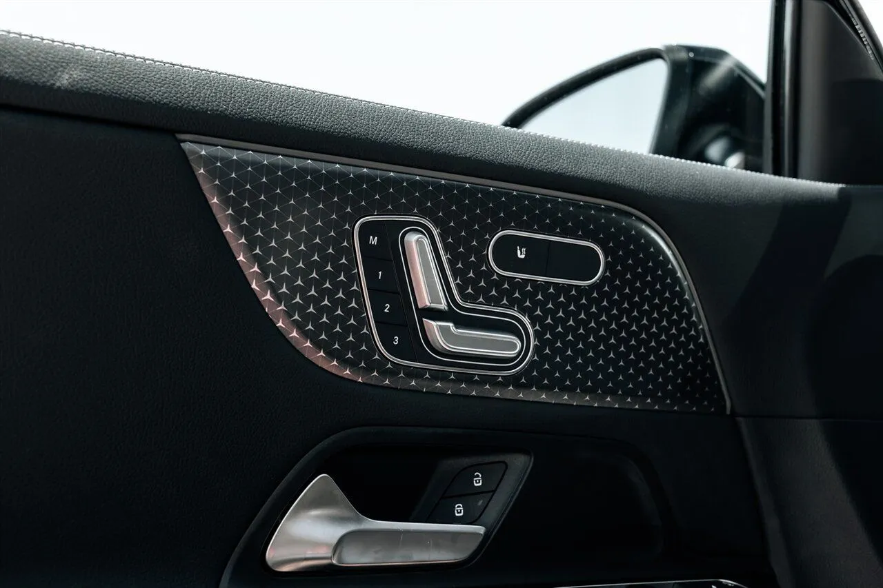 Mercedes-Benz GLA photo 21