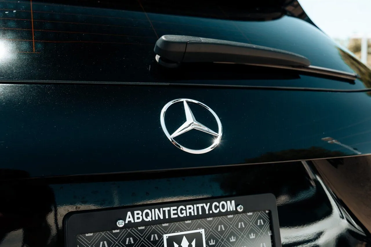 Mercedes-Benz GLA photo 14
