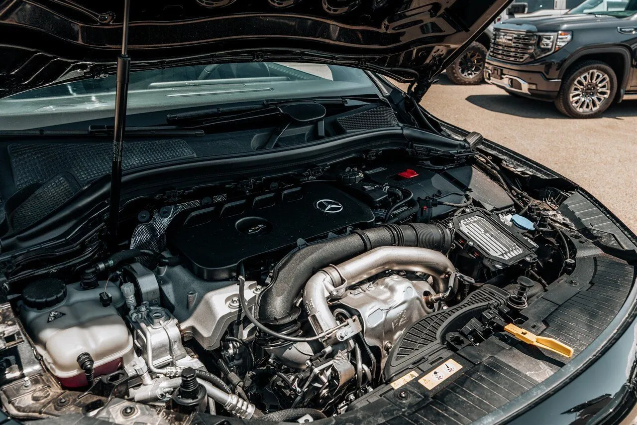 Mercedes-Benz GLA photo 54