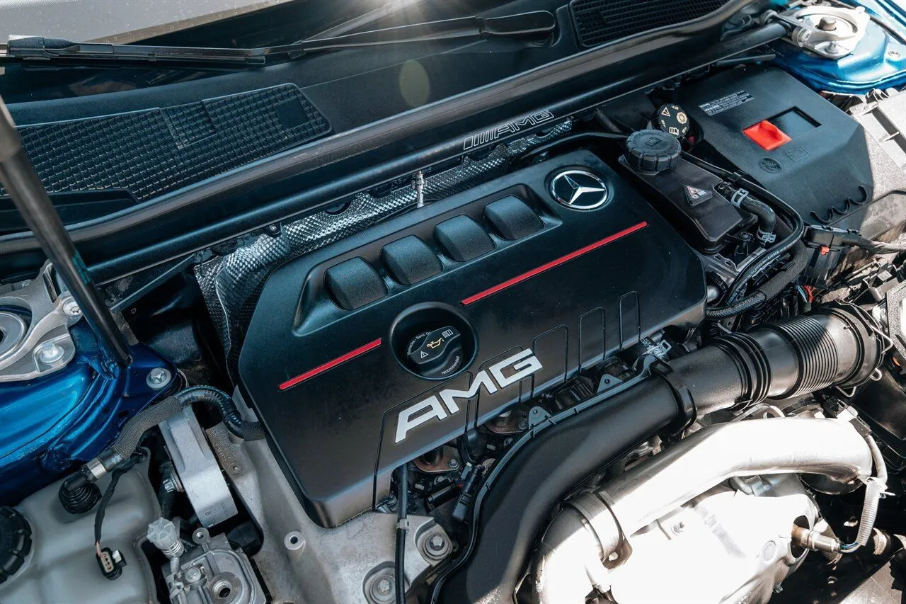 Mercedes-Benz CLA photo 61