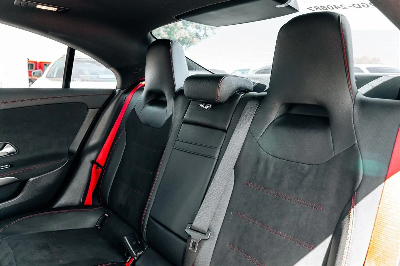 Mercedes-Benz CLA photo 47