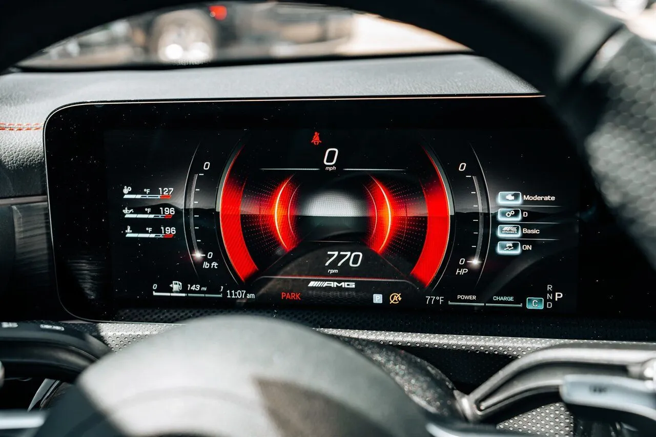 Mercedes-Benz CLA photo 33