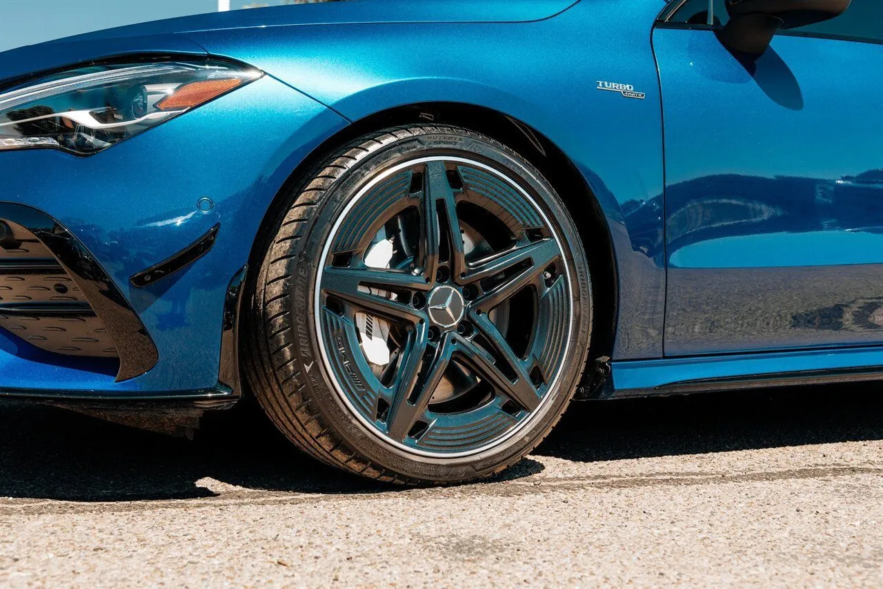 Mercedes-Benz CLA photo 13