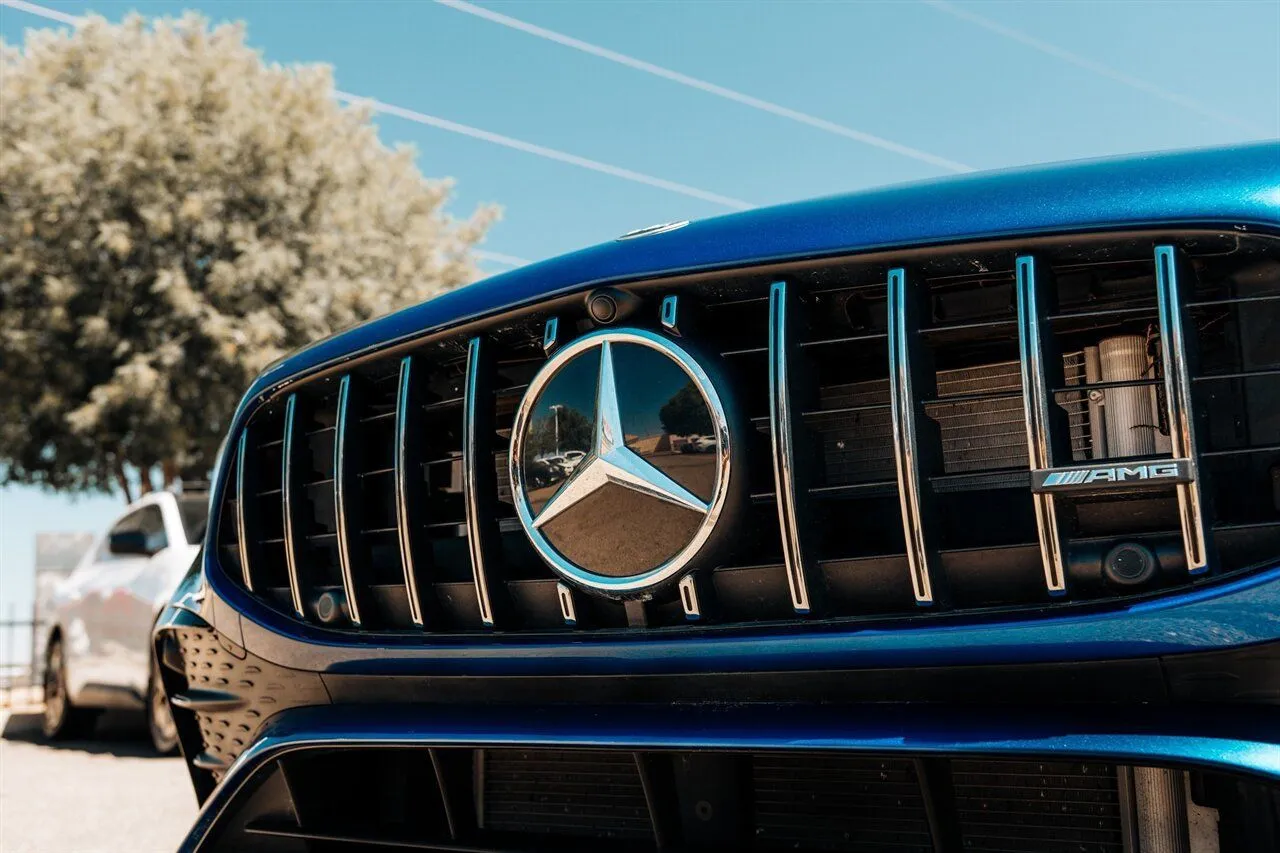 Mercedes-Benz CLA photo 10